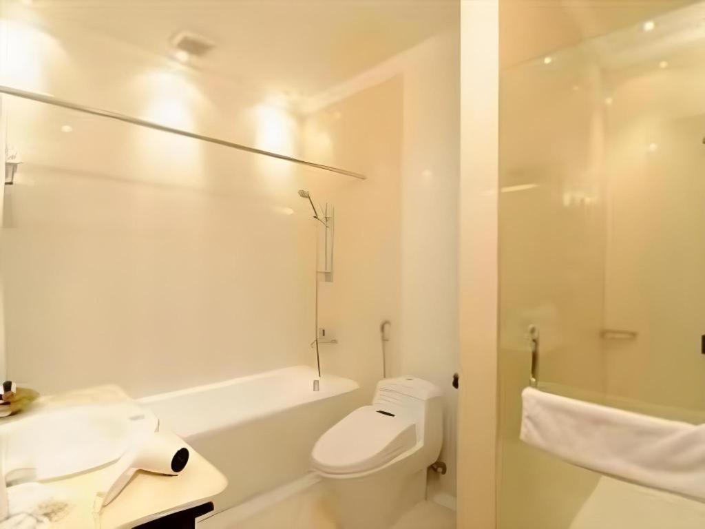 Yusro Hotel Restaurant & Convention Jombang Luaran gambar