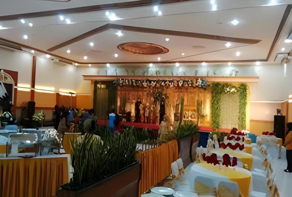 Yusro Hotel Restaurant & Convention Jombang Luaran gambar