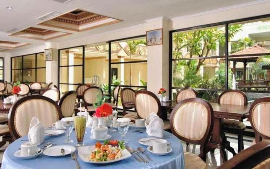 Yusro Hotel Restaurant & Convention Jombang Luaran gambar