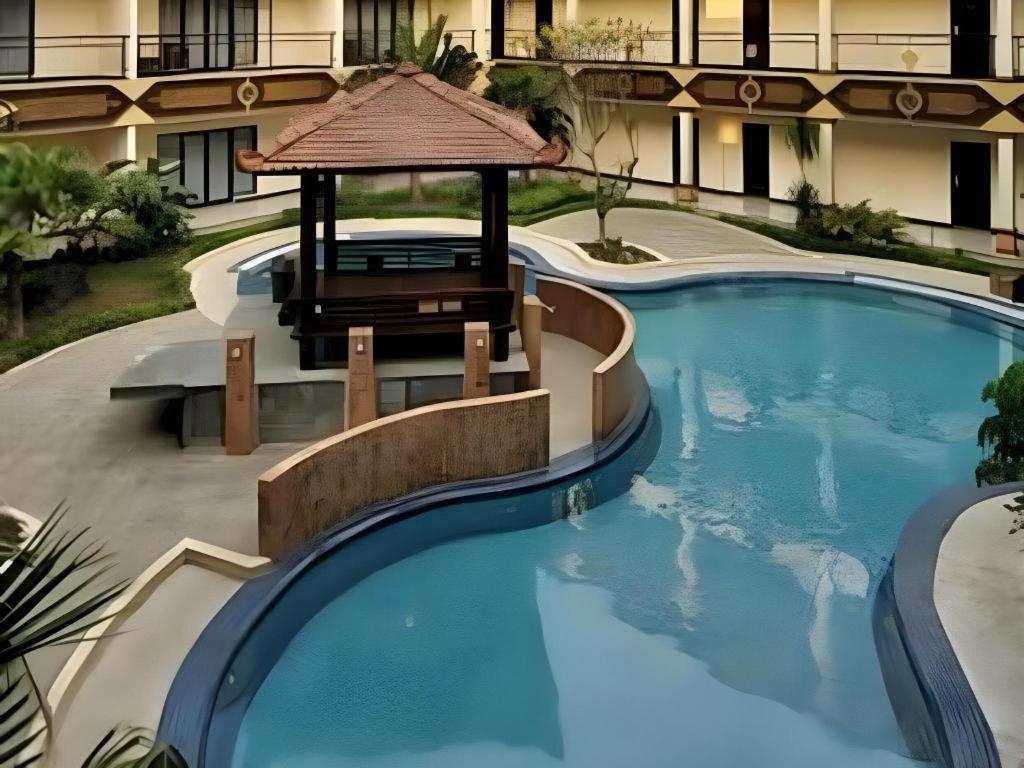 Yusro Hotel Restaurant & Convention Jombang Luaran gambar