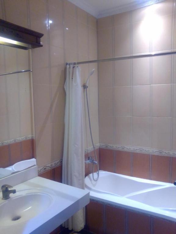 Yusro Hotel Restaurant & Convention Jombang Luaran gambar