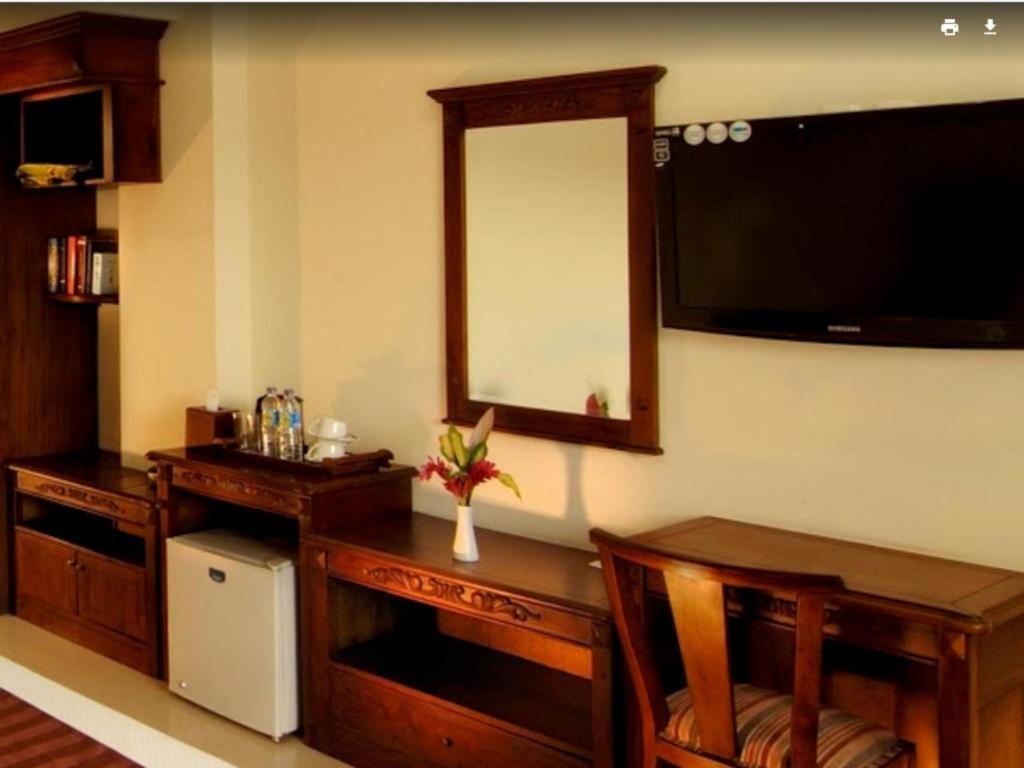 Yusro Hotel Restaurant & Convention Jombang Luaran gambar