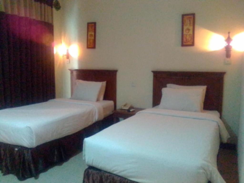 Yusro Hotel Restaurant & Convention Jombang Luaran gambar